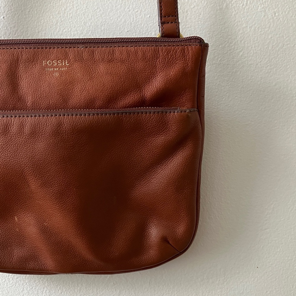 Fossil • Double Zip Top Leather Crossbody in Brown